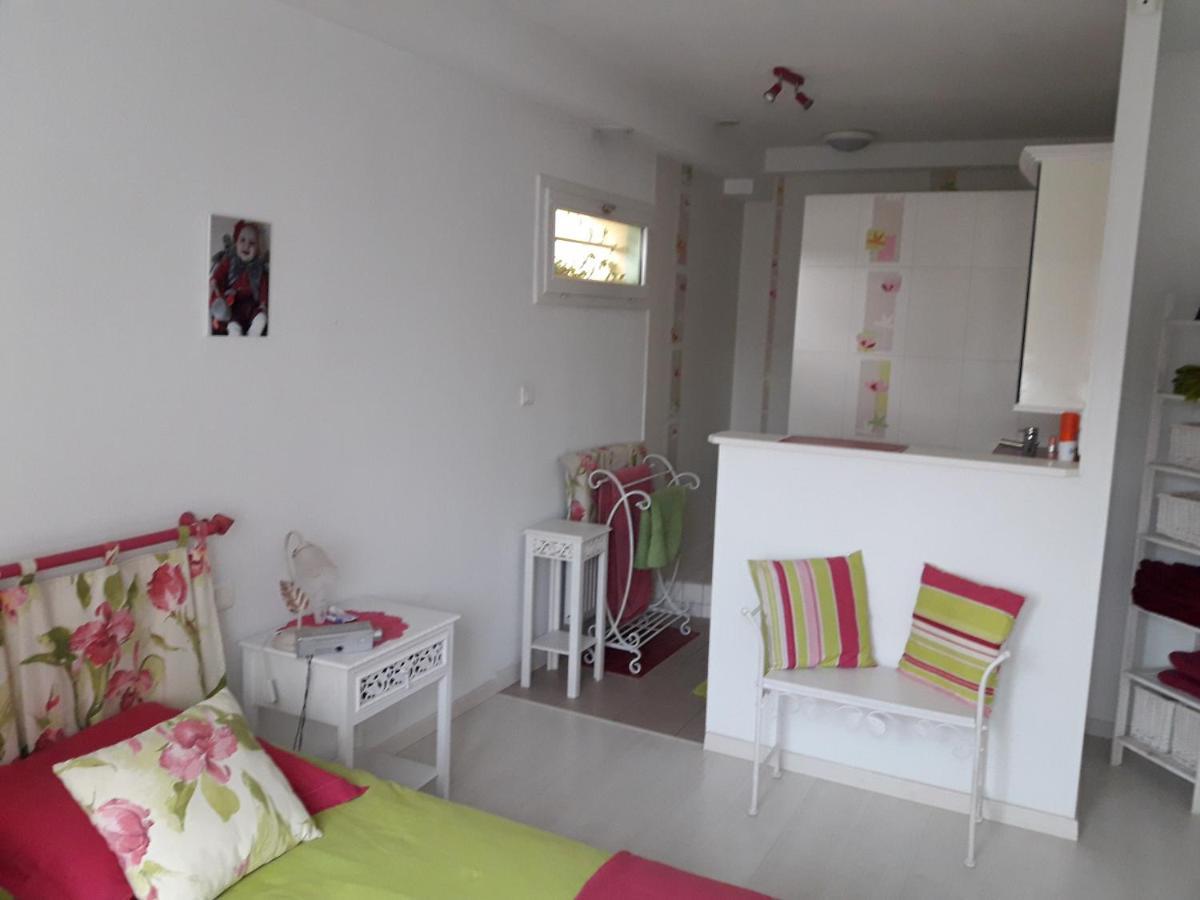 Chambre D'Hote Avec Piscine Couverte Coulaines 외부 사진